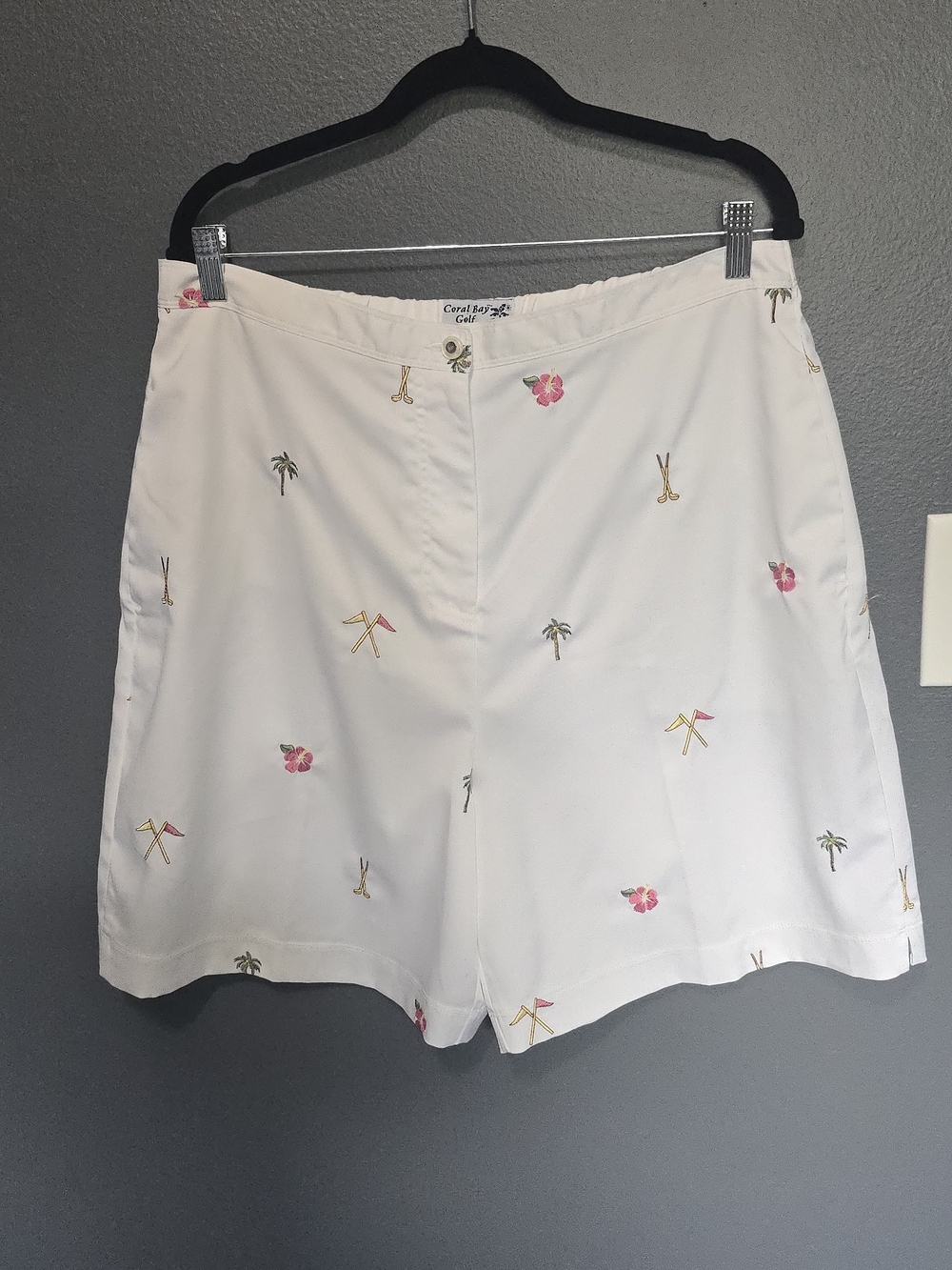 Coral Bay Golf Embroidered Shorts